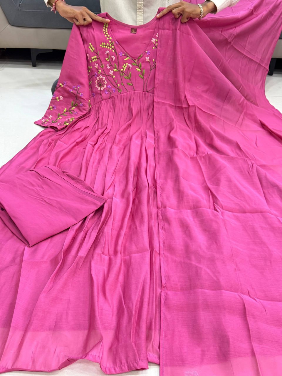 Đesigner JANHVI ethnic Wear Look Pure Banarasi Mul Chanderi Top With Pent & Dupatta Set