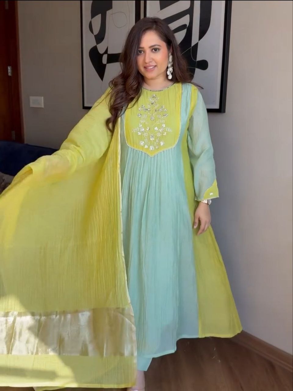 Designer Festival Special Pure Mul Chanderi With Jequard Wiving Lagadi Dupatta & Pent Suit Set