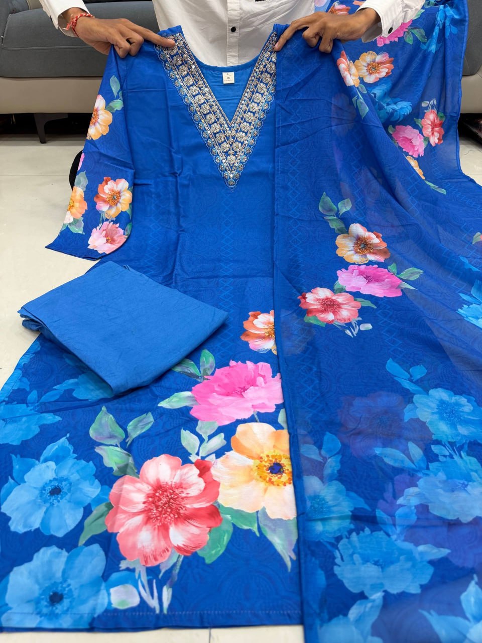 Floral Printed 3-Piece Suit Set for Women – V-Neck Kurta with Matching Dupatta & Bottom