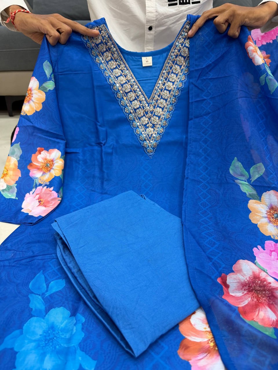 Floral Printed 3-Piece Suit Set for Women – V-Neck Kurta with Matching Dupatta & Bottom