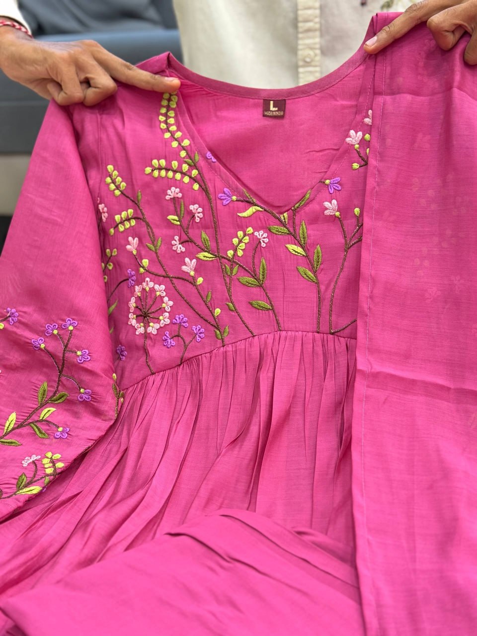 Đesigner JANHVI ethnic Wear Look Pure Banarasi Mul Chanderi Top With Pent & Dupatta Set