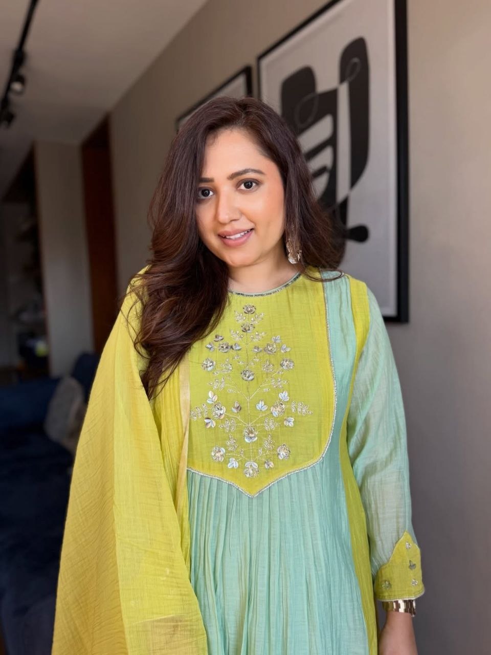 Designer Festival Special Pure Mul Chanderi With Jequard Wiving Lagadi Dupatta & Pent Suit Set